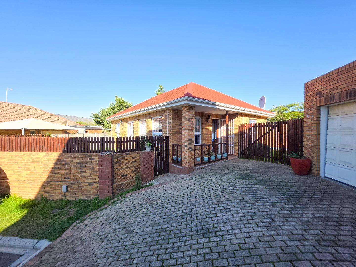 3 Bedroom Townhouse for Sale - Western Cape