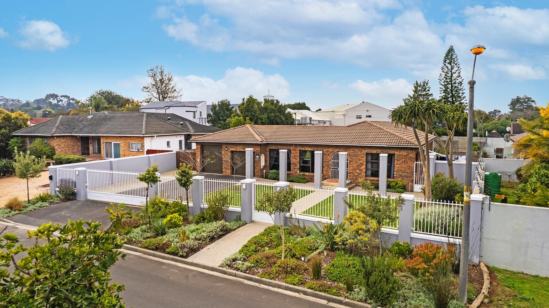 4 Bedroom House for Sale - Western Cape