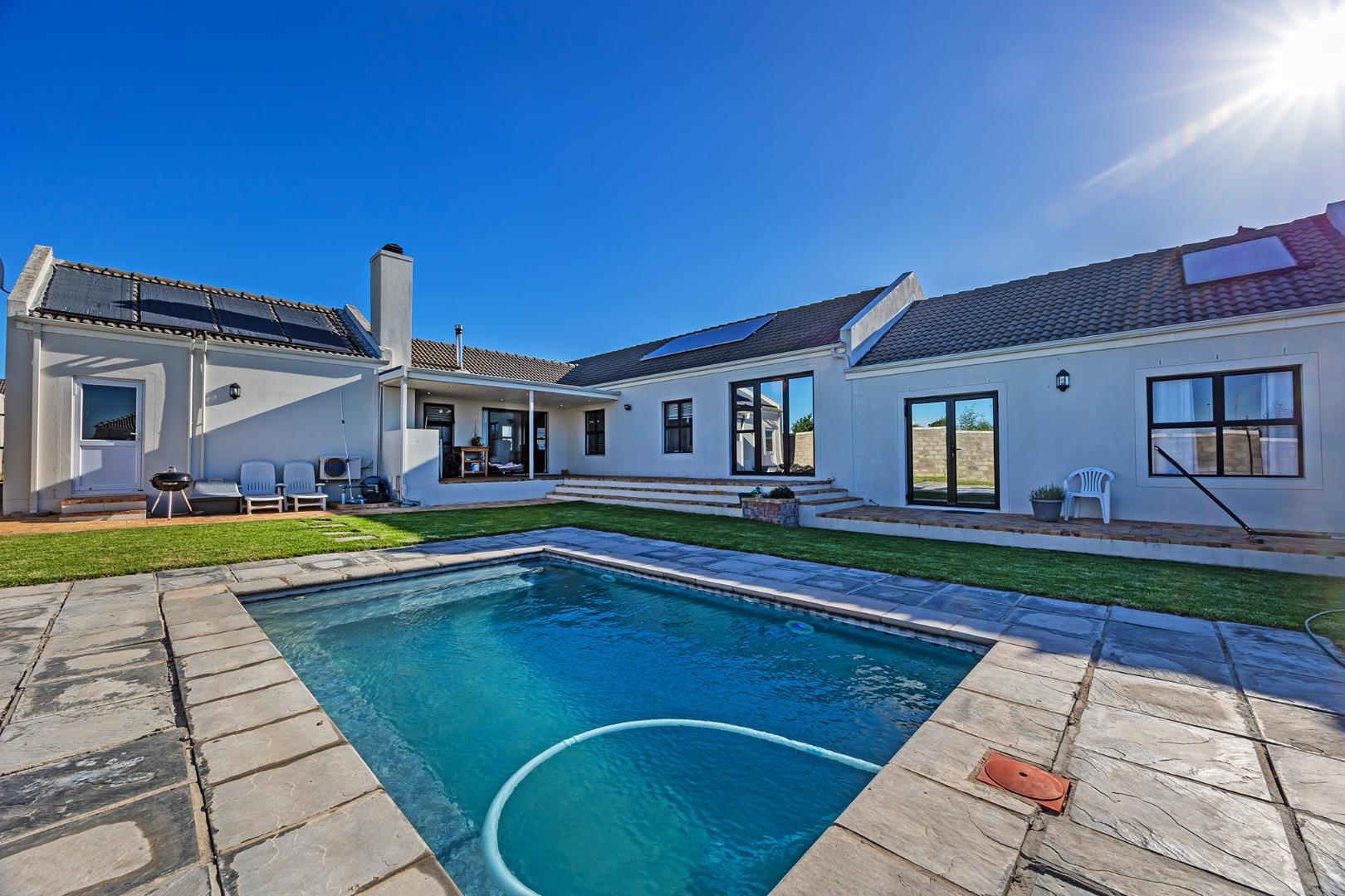 4 Bedroom House for Sale - Western Cape