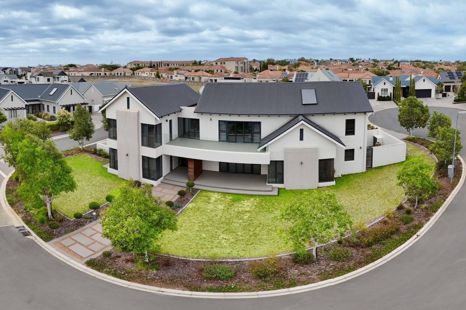 5 Bedroom House for Sale - Western Cape