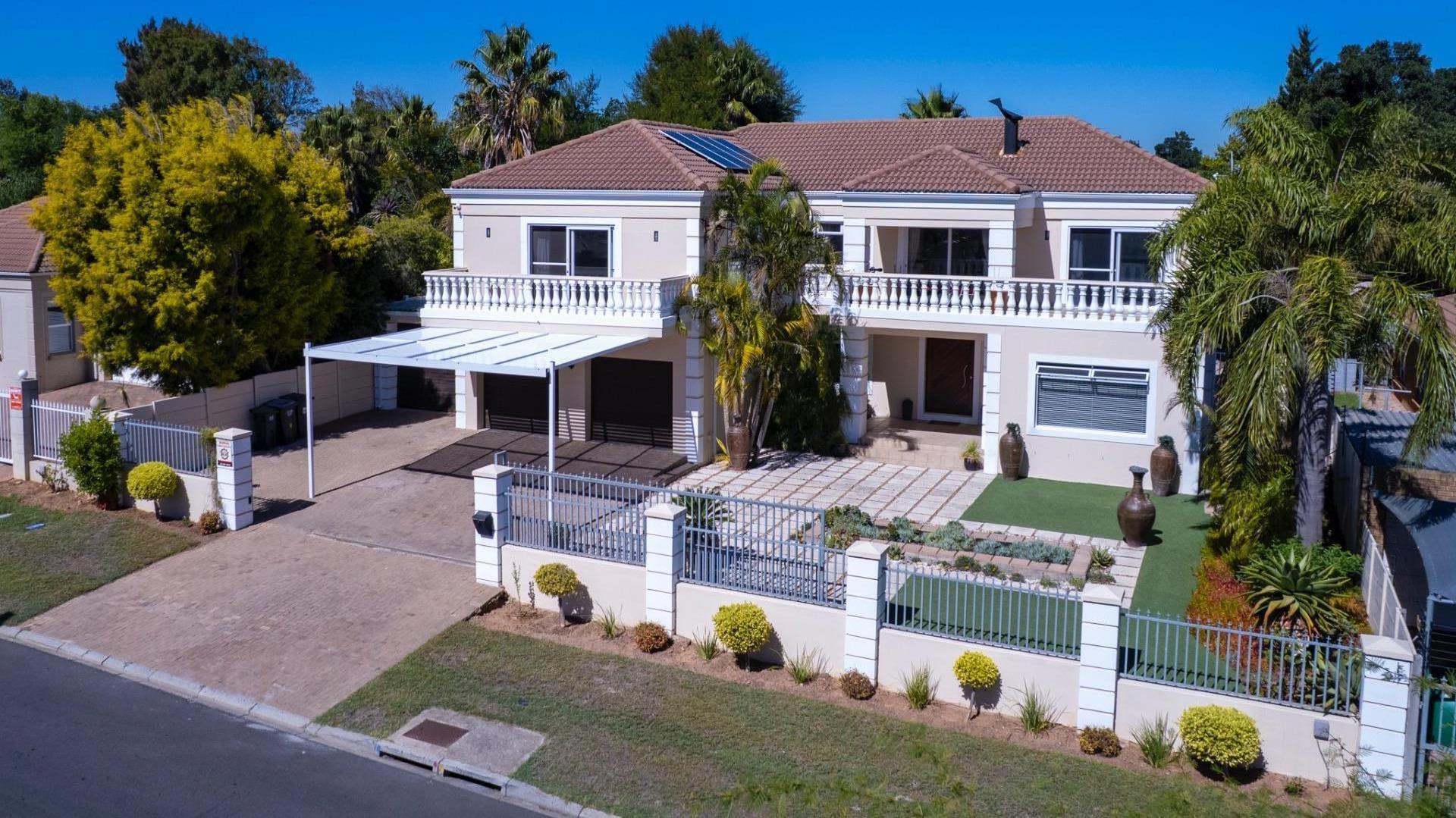 5 Bedroom House for Sale - Western Cape
