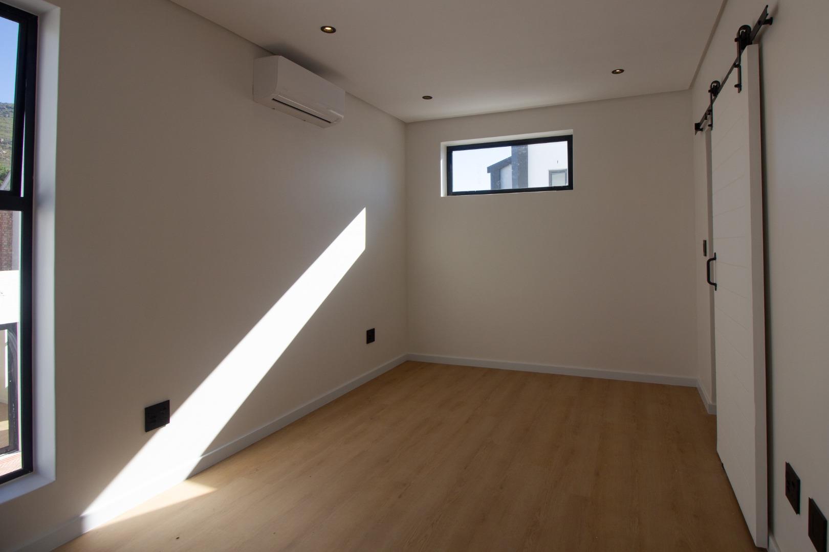 766288_IMG_5849.jpg