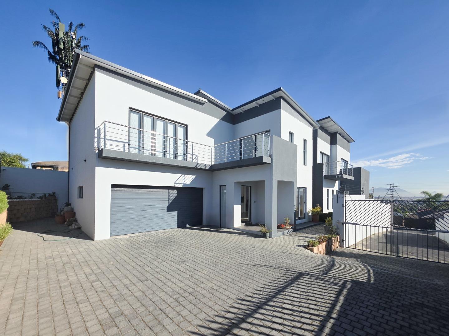 5 Bedroom House for Sale - Western Cape