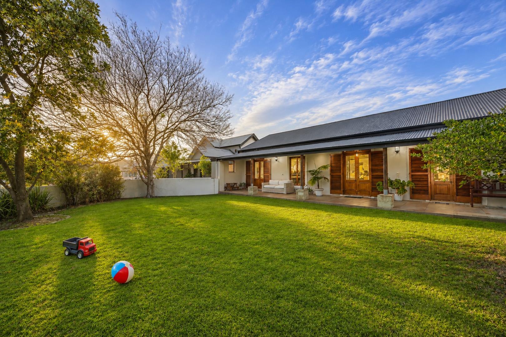 6 Bedroom House for Sale - Western Cape