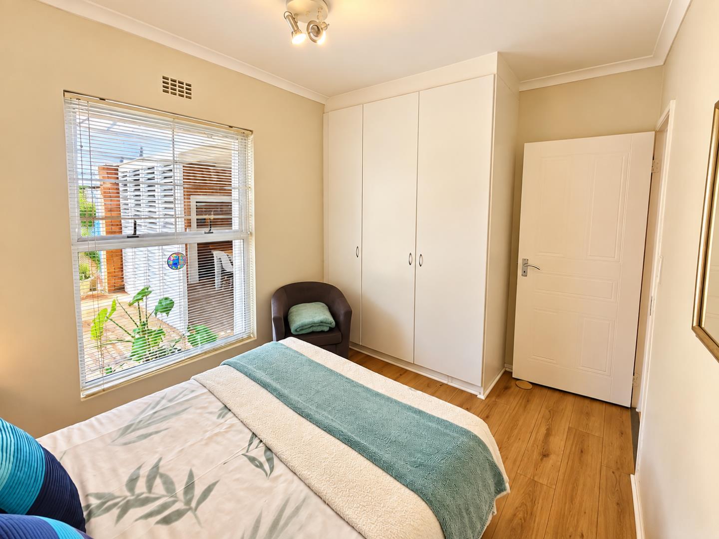 769386_Bright_Neutral_Bedroom_Retreat.png