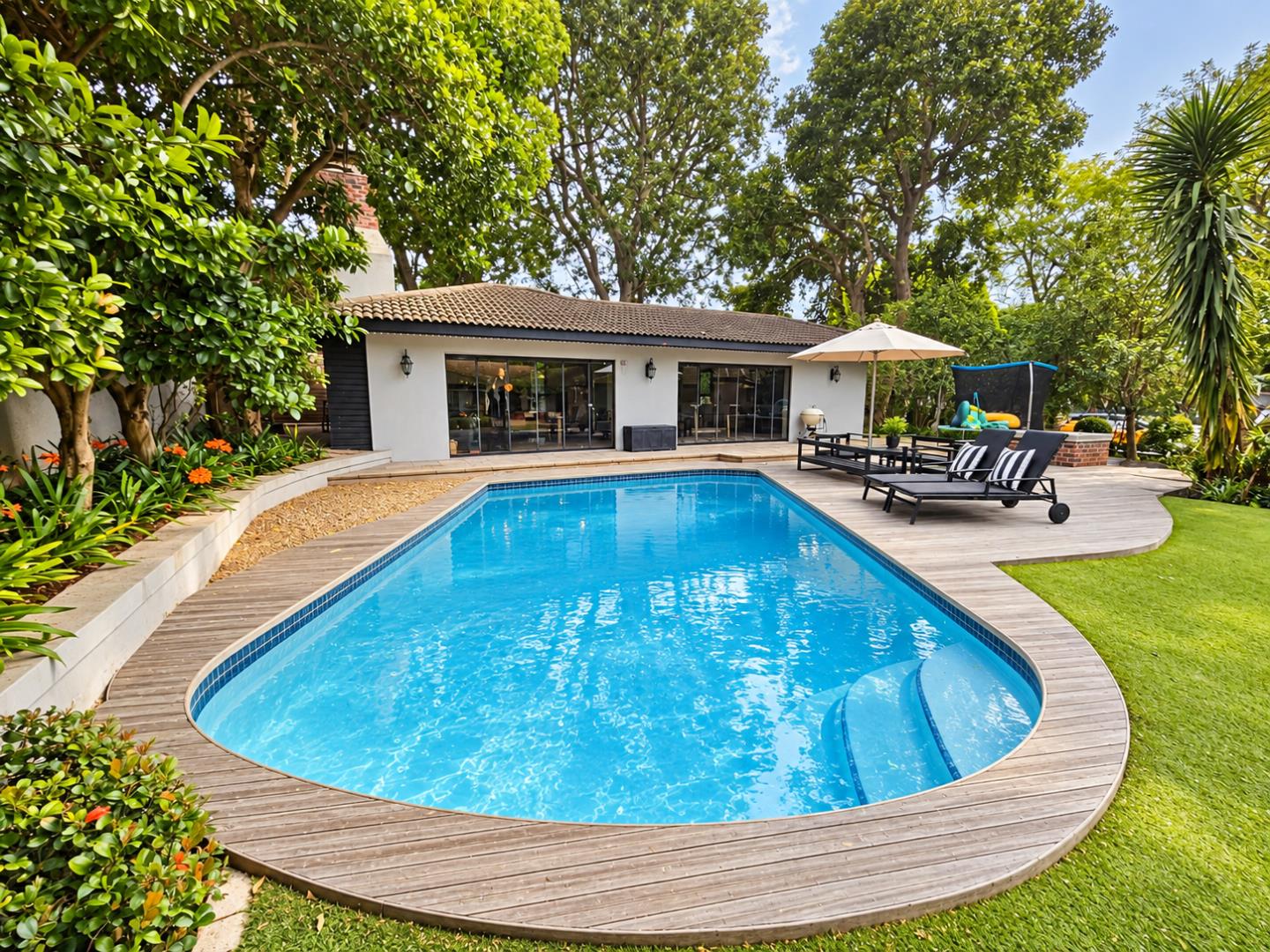 769572_Luxurious_Suburban_Poolside_Retreat.png