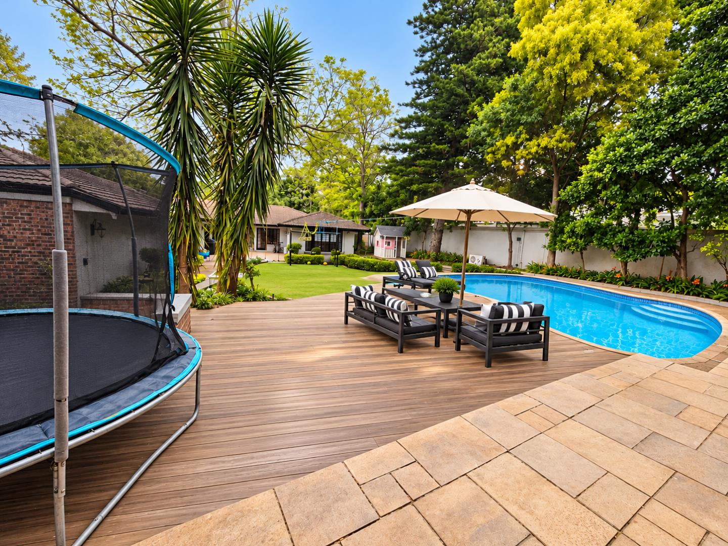769572_Luxury_Poolside_Garden_Retreat.png