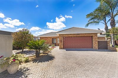 Townhouse For Sale in Kleinbron Estate, Cape Town