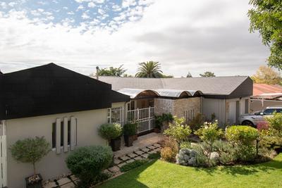 House For Sale in Sonstraal, Durbanville