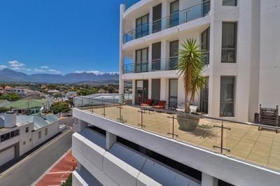 Apartment / Flat For Sale in Strand North, Strand